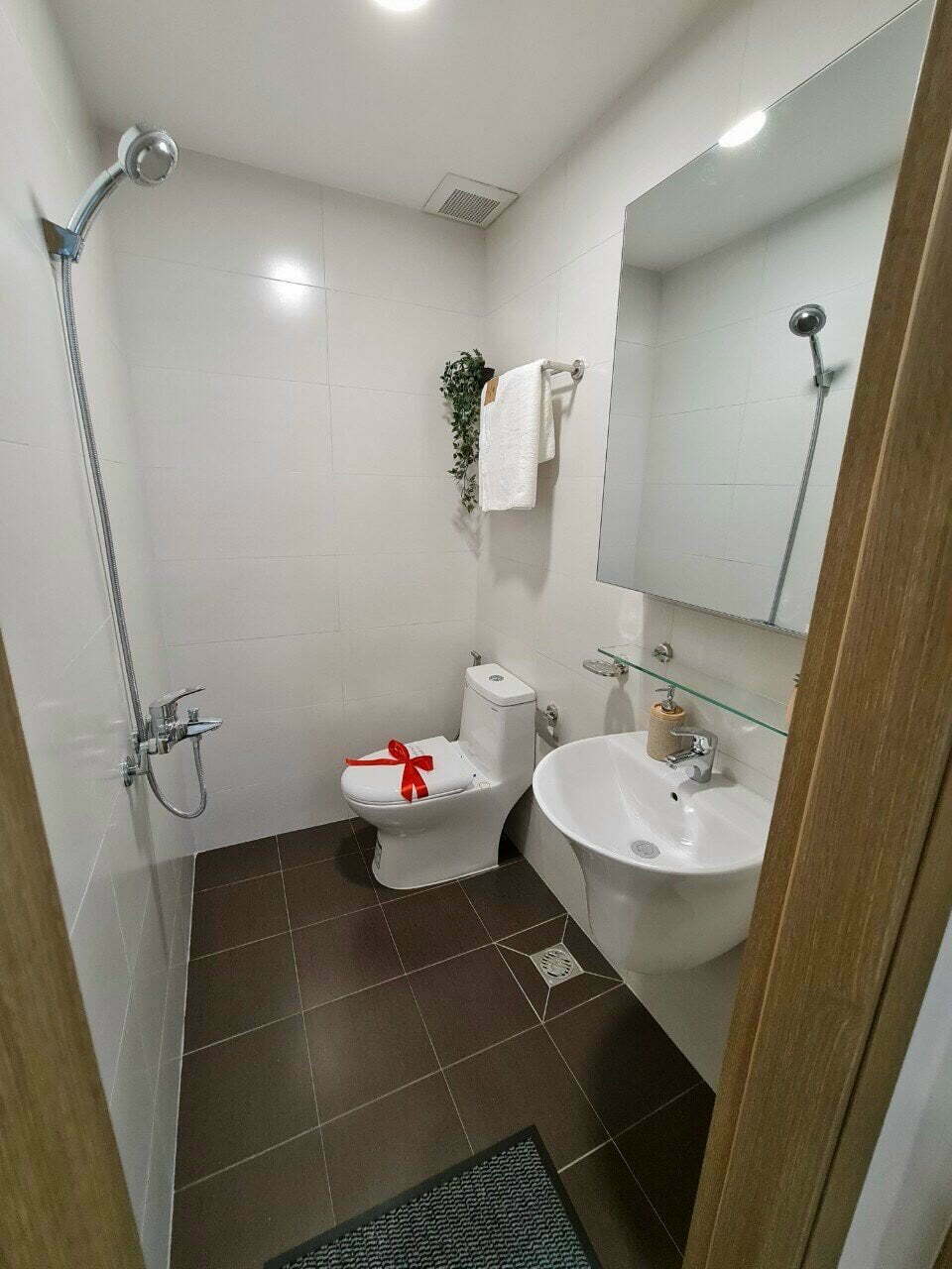 phòng tắm căn hộ