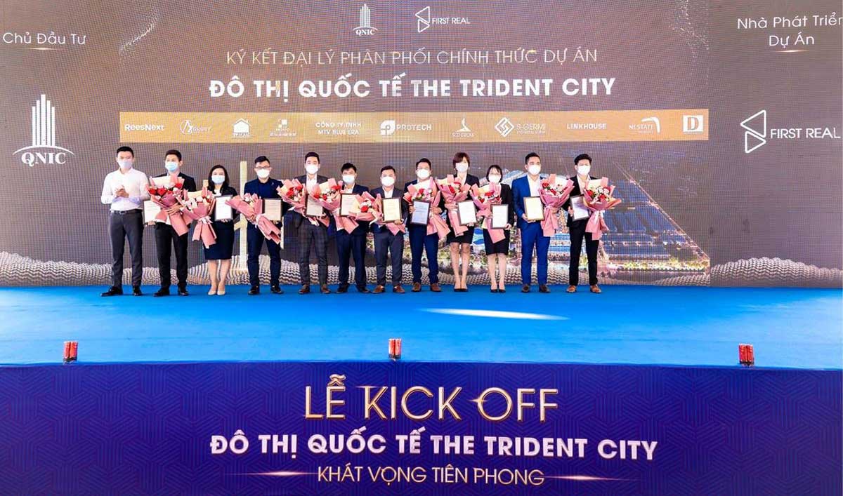 chủ đầu tư cùng các đại lý tại buổi lễ kick off dự án the trident city