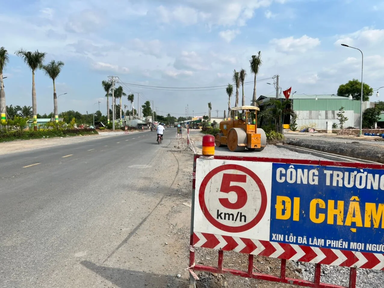 mat-tien-duong-dt830 mat-tien-duong-dt830