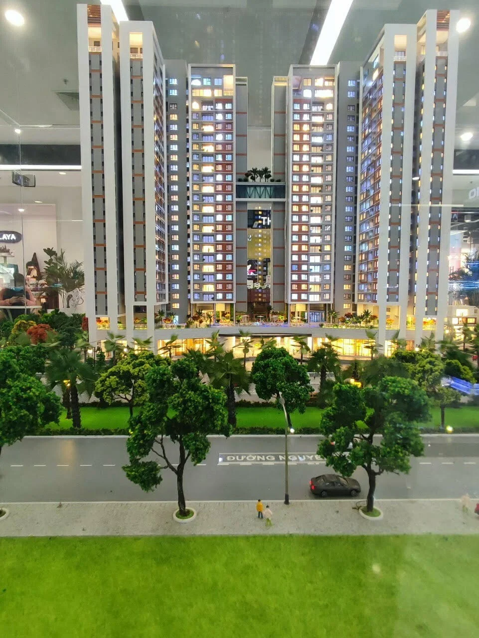 z3361868015045_607b03fcf3b72787a8433ea324dfa3a9 sa bàn dự án