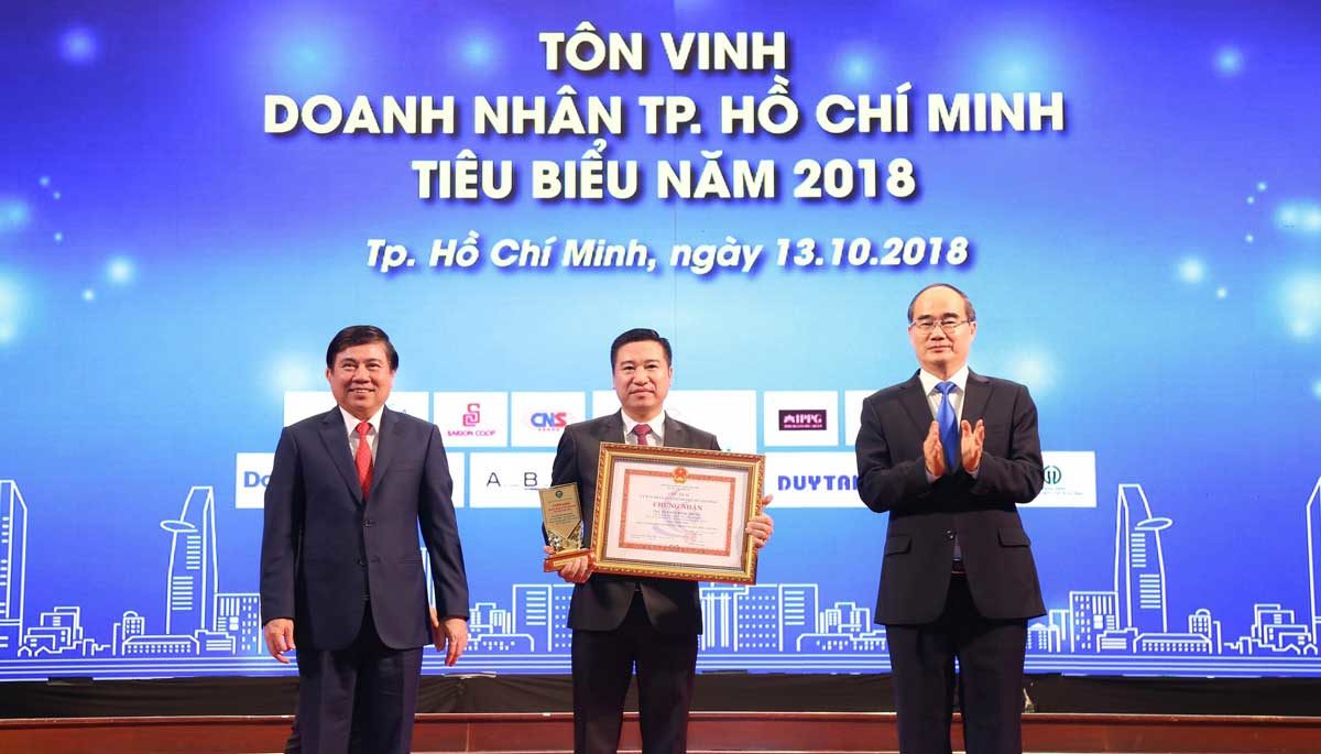 chủ tịch tập đoàn Hưng Thịnh tôn vinh doanh nhân tiêu biểu 2018